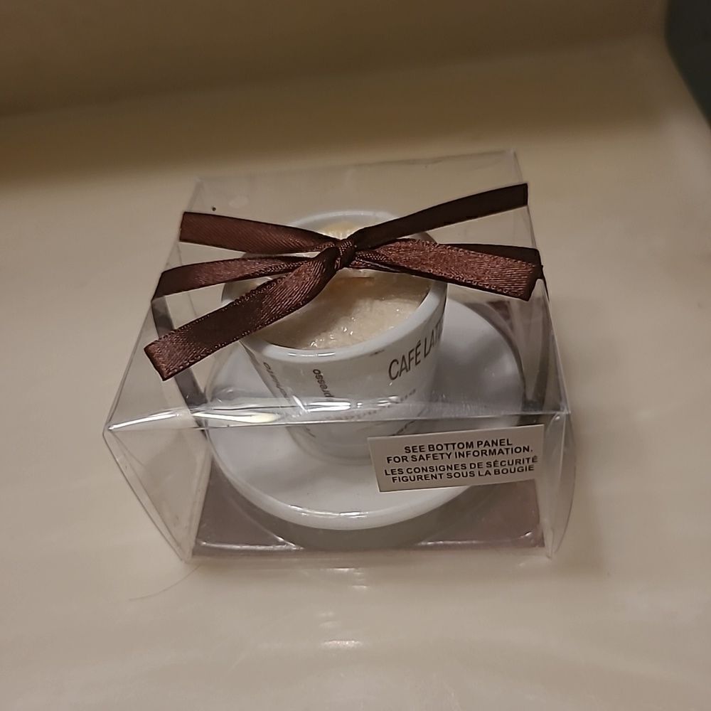 Miniature Coffe Cup Candle - Picture 3 of 6
